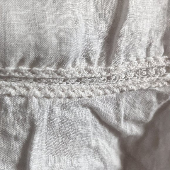 Romantic white linen pencil fishtail skirt with lace details - Picture 14 of 15